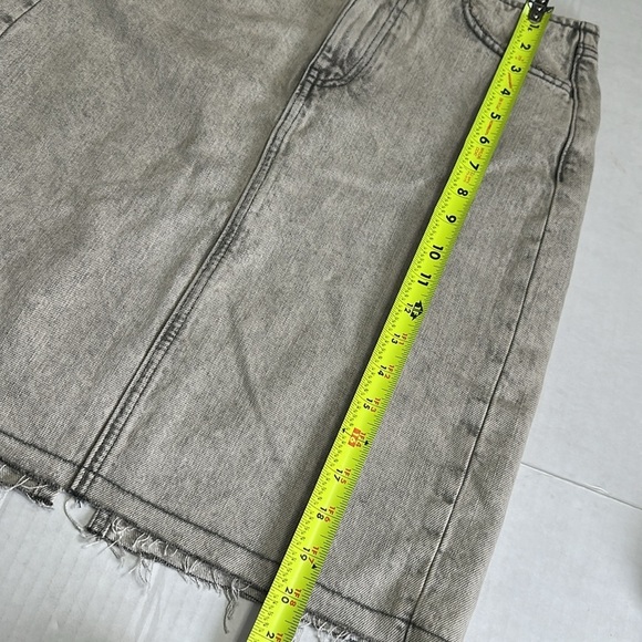 Zara Gray Wash Denim Pencil Short Jean Skirt Womens Small Back Split Coquette - Picture 10 of 12
